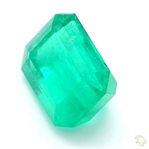650-carat-green-natural-emerald-2