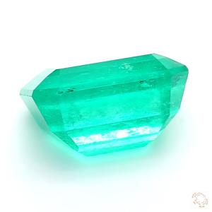 650-carat-green-natural-emerald-3