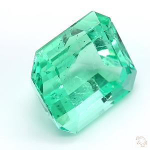 718-carat-green-natural-emerald-2