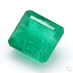 326-carat-green-natural-emerald-3