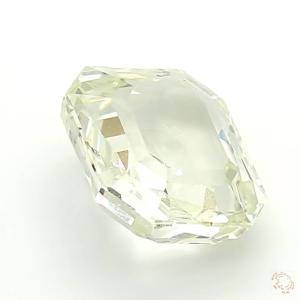588-carat-white-natural-sapphire-4