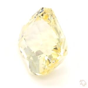 562-carat-yellow-natural-sapphire-2