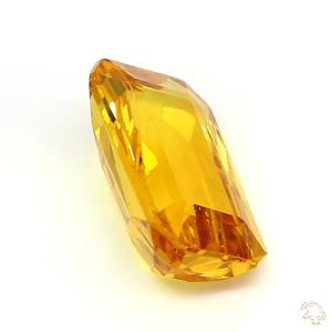 450-carat-yellow-natural-sapphire-4