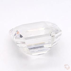 486-carat-white-natural-sapphire-3