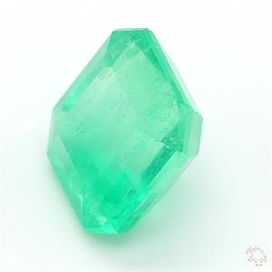 575-carat-green-natural-emerald-2