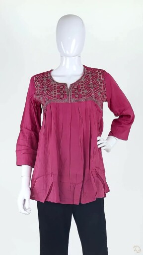 Magenta Geometric Embroidered Short Kurti Tunic Thumbnail