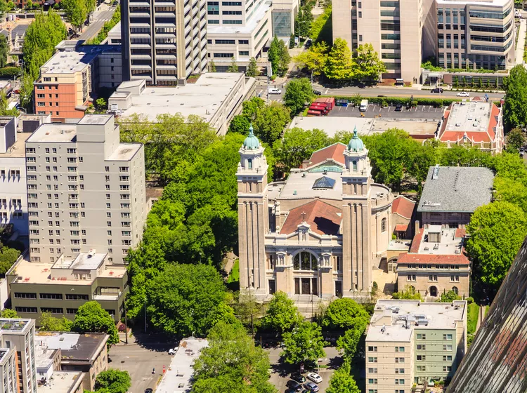 How a Seattle Personal Injury Law Firm Near Me Builds Strong Cases