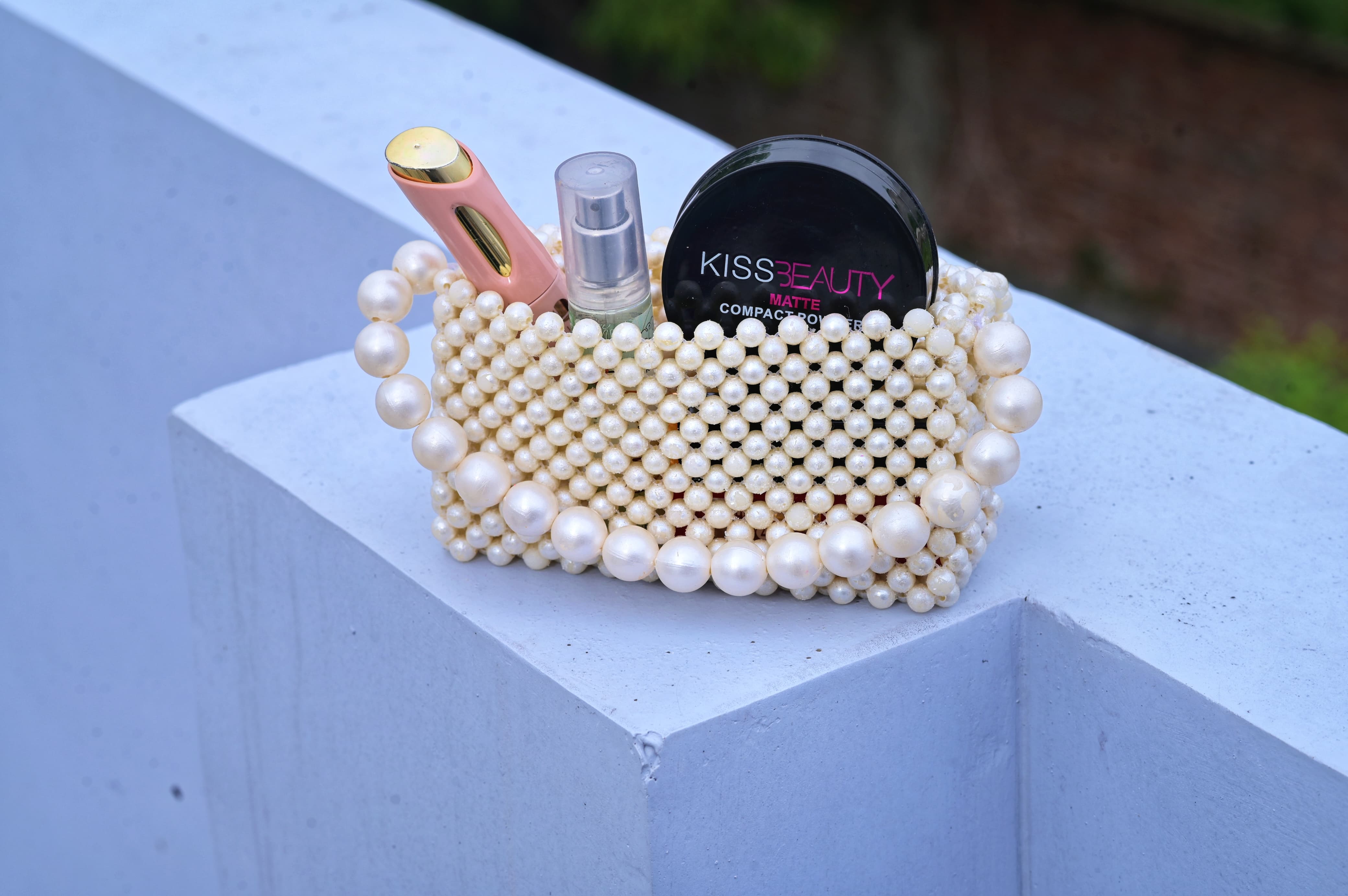 Luxury White Pearl Purses Shoulder Bag for Women Beaded Clutch Evening Hand Bag for Parties