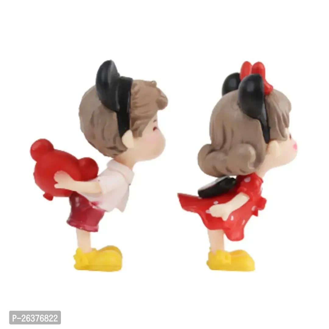 Kissing Couple Miniature Showpiece- Best for Gifting, Home Decor and Car Decor- 2 inch height each