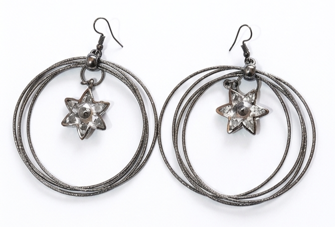 Metal colour Earrings