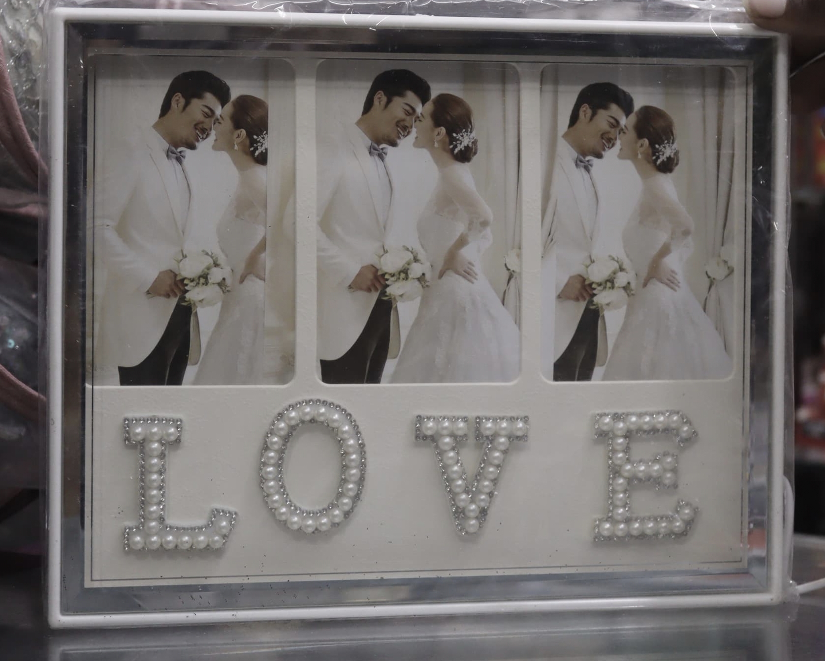 Photo frame with led light