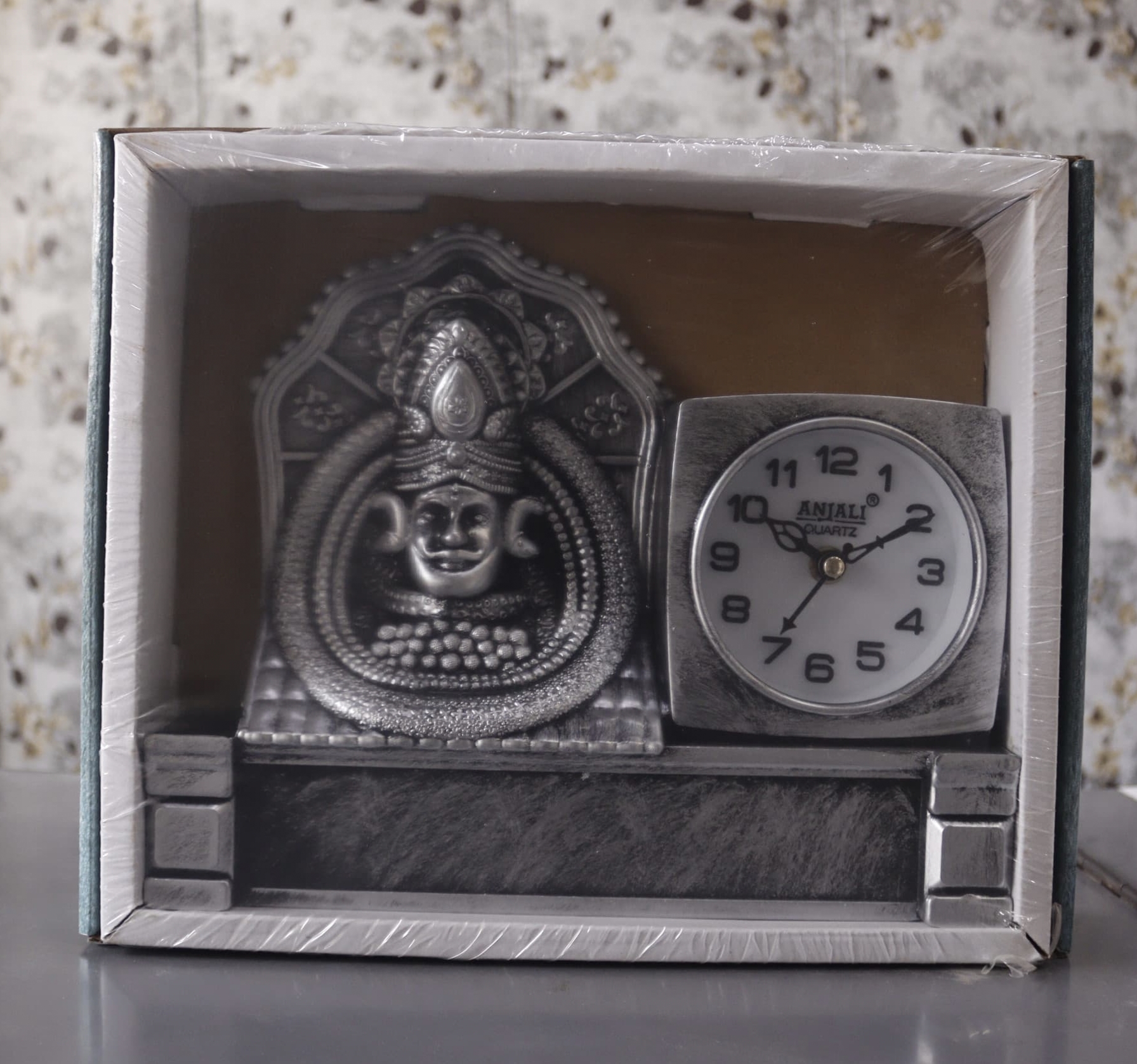 Wall Clock  Shree Khatu Shyam Ji for Car Dashboard and Home Decor Decoration for Positive Energy & Protection Divine Car Accessories (Khatu Shyam Antique 3.93 Inch)