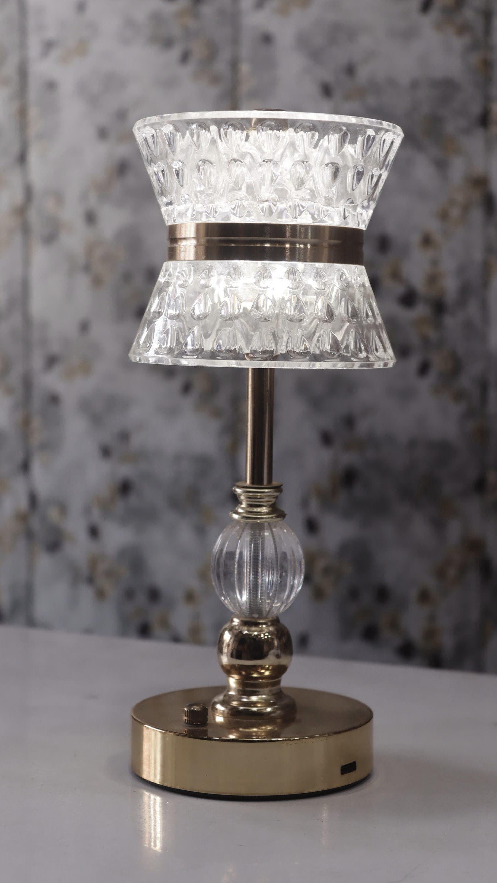 Crystal table lamp