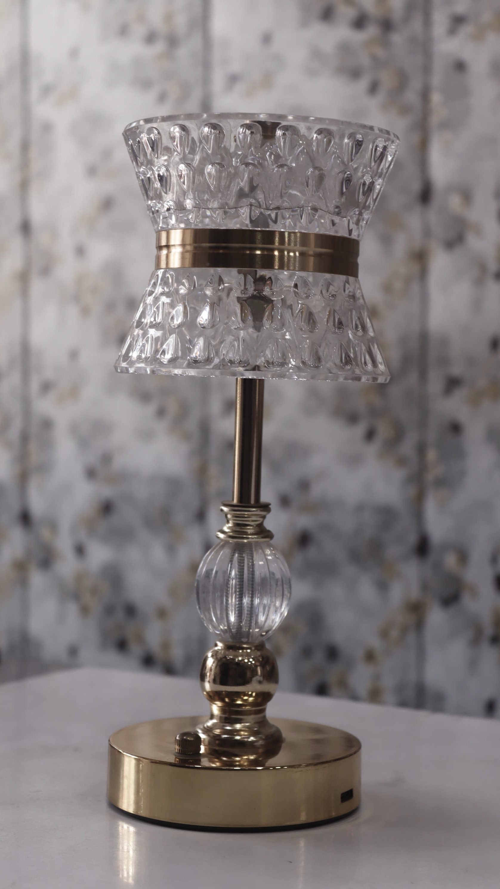 Crystal table lamp