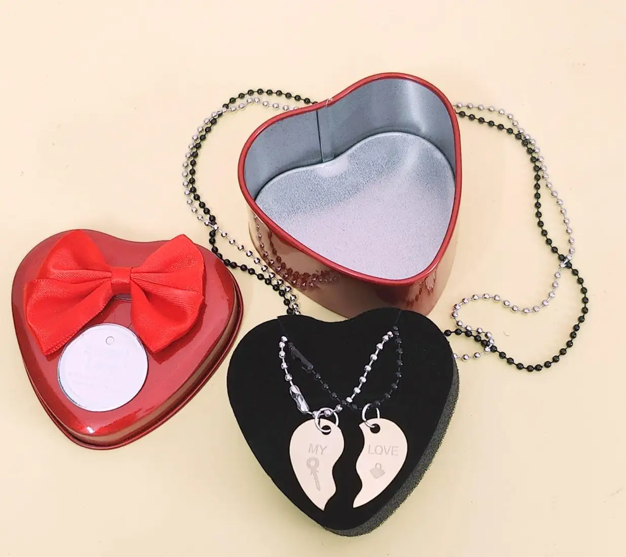 Valentine Gift For His & Her - Broken Heart Keychain Comes With Red Heart Shape Box For Lovers (Pack Of 1) Best Gift For Wife, Girlfriend & Bestfriend - Couple Matching Pendant