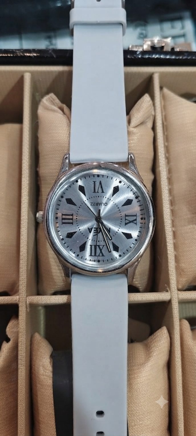 Quartz Analog Wristwatch with Roman Numerals