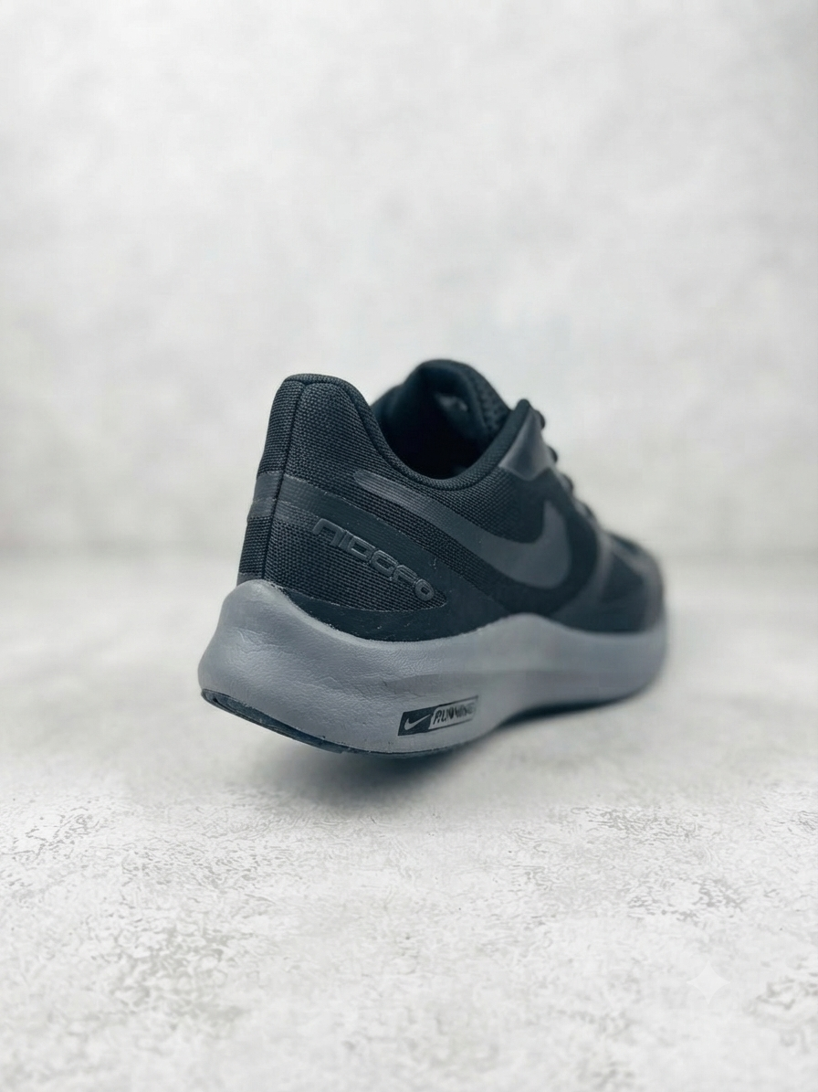 Nike Run Swift 2 - Men's Lightweight Running Shoes (Black/Grey)