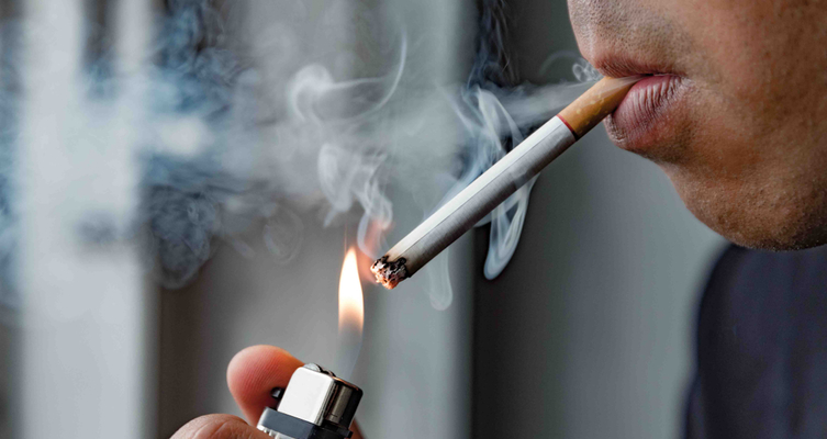 Smoking over 20 cigarettes a day can cause blindness