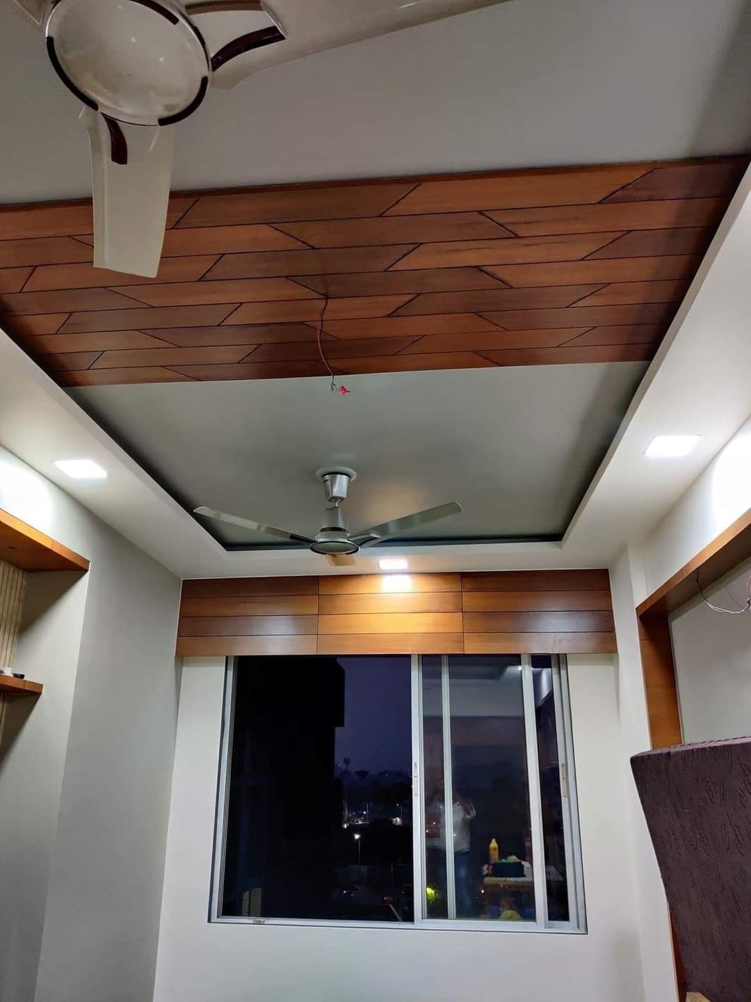 Grey and Wood Log D?cor PVC False Ceiling Design for Living Room