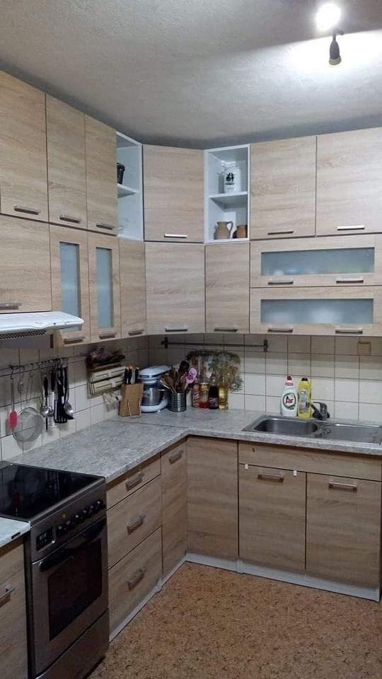 Simple Kitchen Design with Grey and White L-Shaped Layout