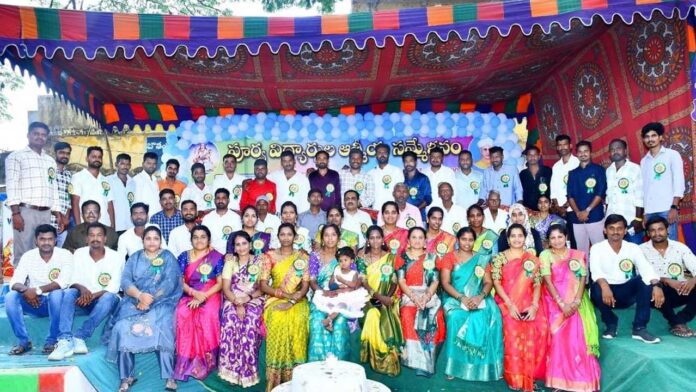 Alumni Friends | మహమ్మద్​నగర్​లో అపూర్వ సమ్మేళనం
