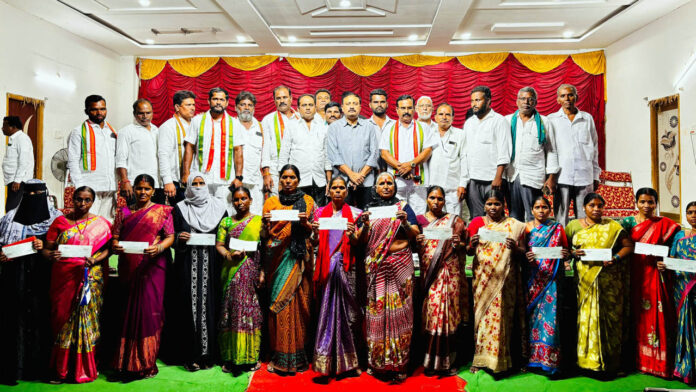 nizamsagar Jukkal Mla | కల్యాణ లక్ష్మి, షాదీ ముబారక్ చెక్కుల పంపిణీ