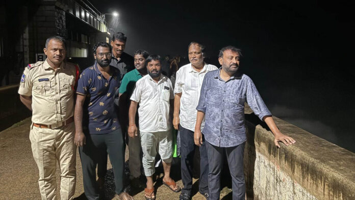 Heavy rains monitoring | భారీ వర్షాలు.. రాత్రంతా ఎమ్మెల్యే లక్ష్మీకాంతారావు పర్యవేక్షణ.. నేడు ఆ ప్రాంతంలో బడులకు సెలవు
