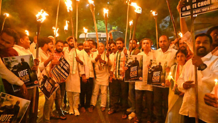 Kagadala rally | యువజన కాంగ్రెస్ ఓట్ చోర్..గద్దె చోడ్ కాగడాల ర్యాలీ