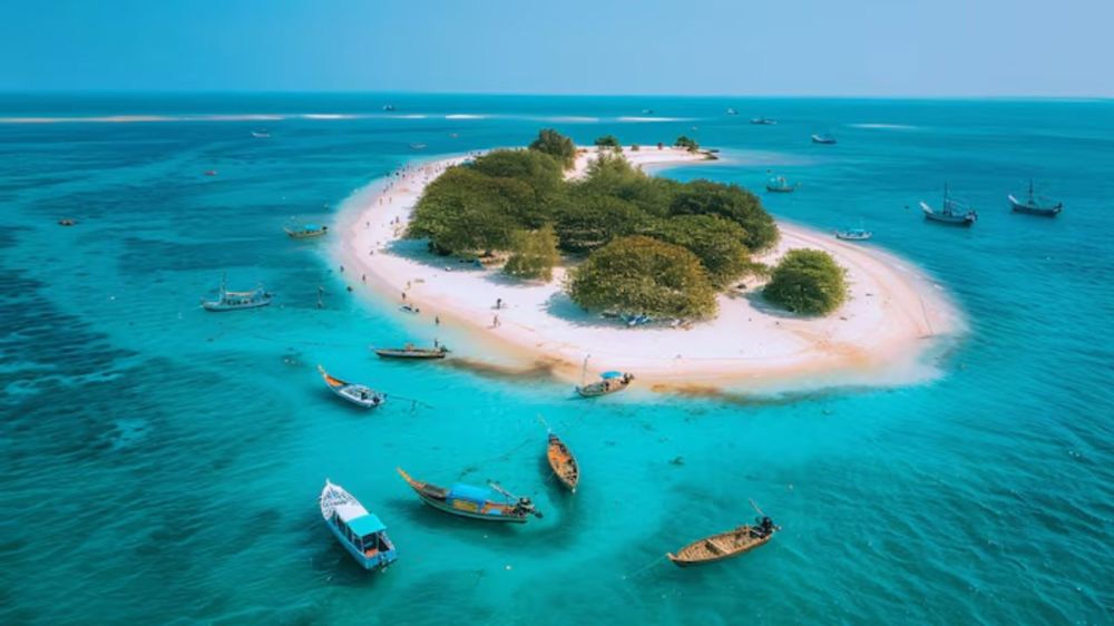Turquoise Paradise - Lakshadweep