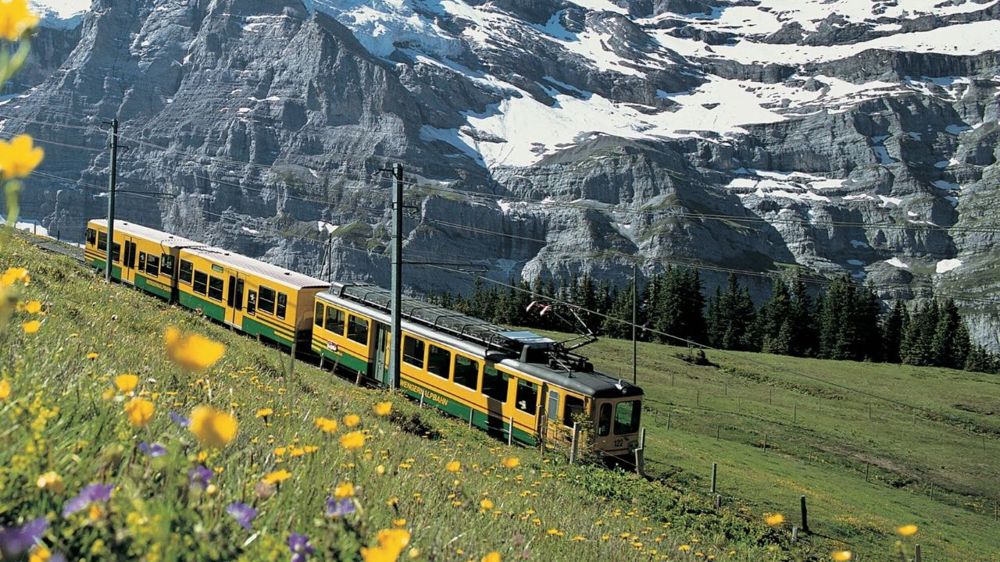 Classic Europe Tour : Paris, Switzerland & Italy
