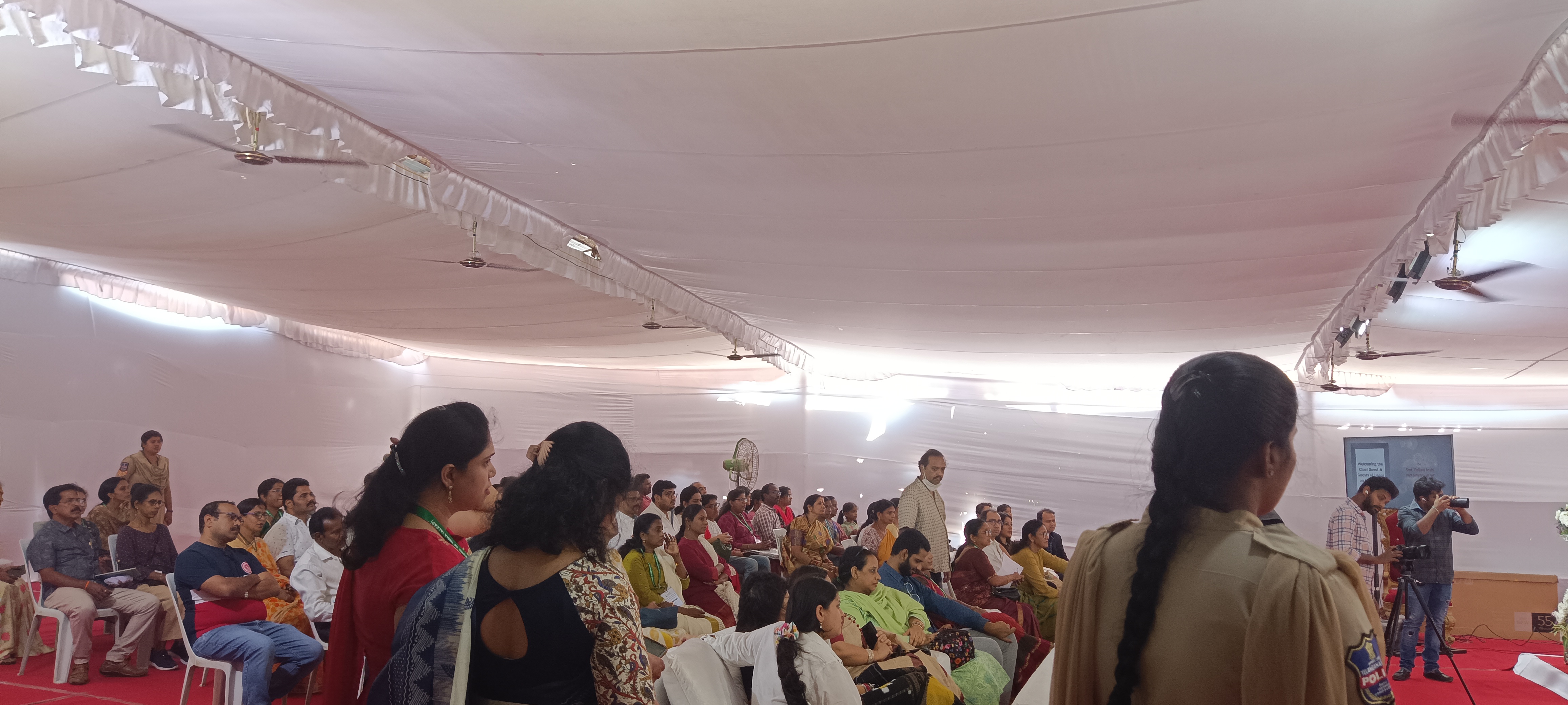 మీటింగ్ ఏర్పాటు చేసి ఇంకా ప్రోత్సాహకాలు అందిస్తామని చెబుతున్నారు.