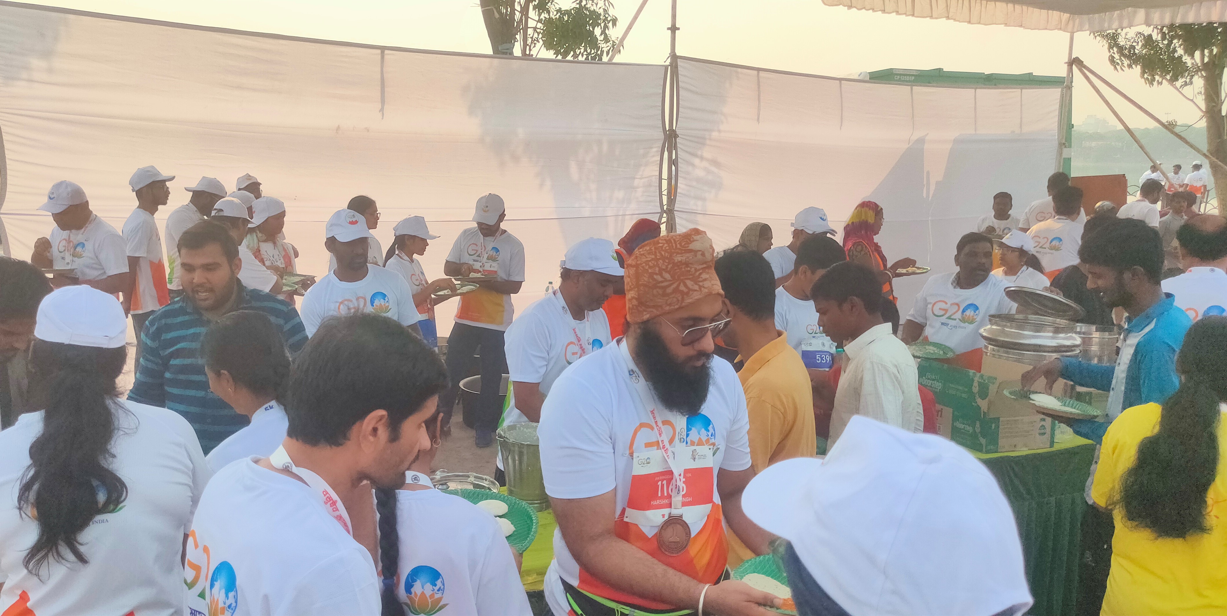 ఇందులో భాగంగా ఉదయం టిఫిన్ కౌంటర్స్ ని ఏర్పాటు చేశారు.