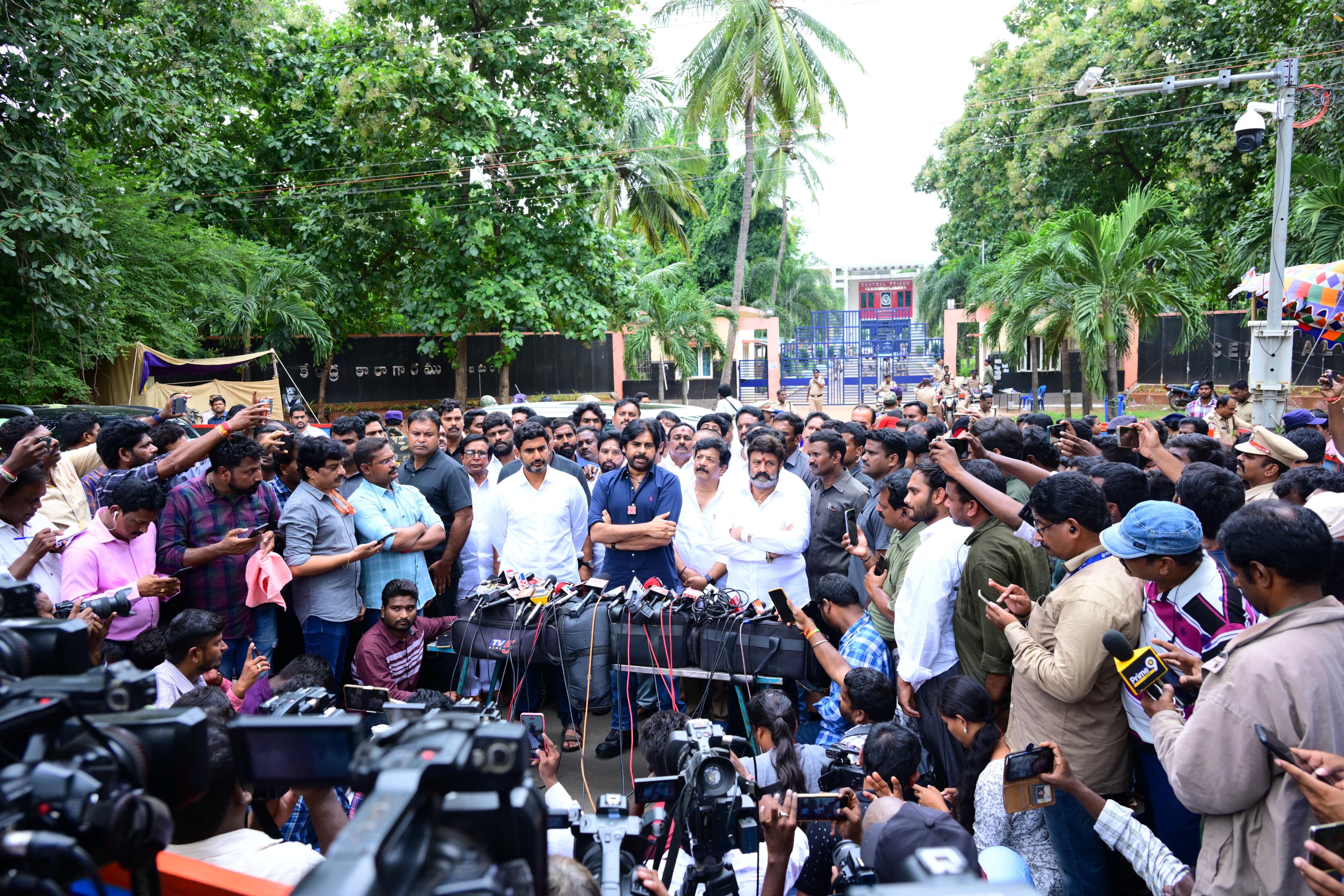 ఆంధ్రప్రదేశ్‌ భవిష్యత్తు బాగుండాలనేదే తన ఆకాంక్ష అన్నారు.