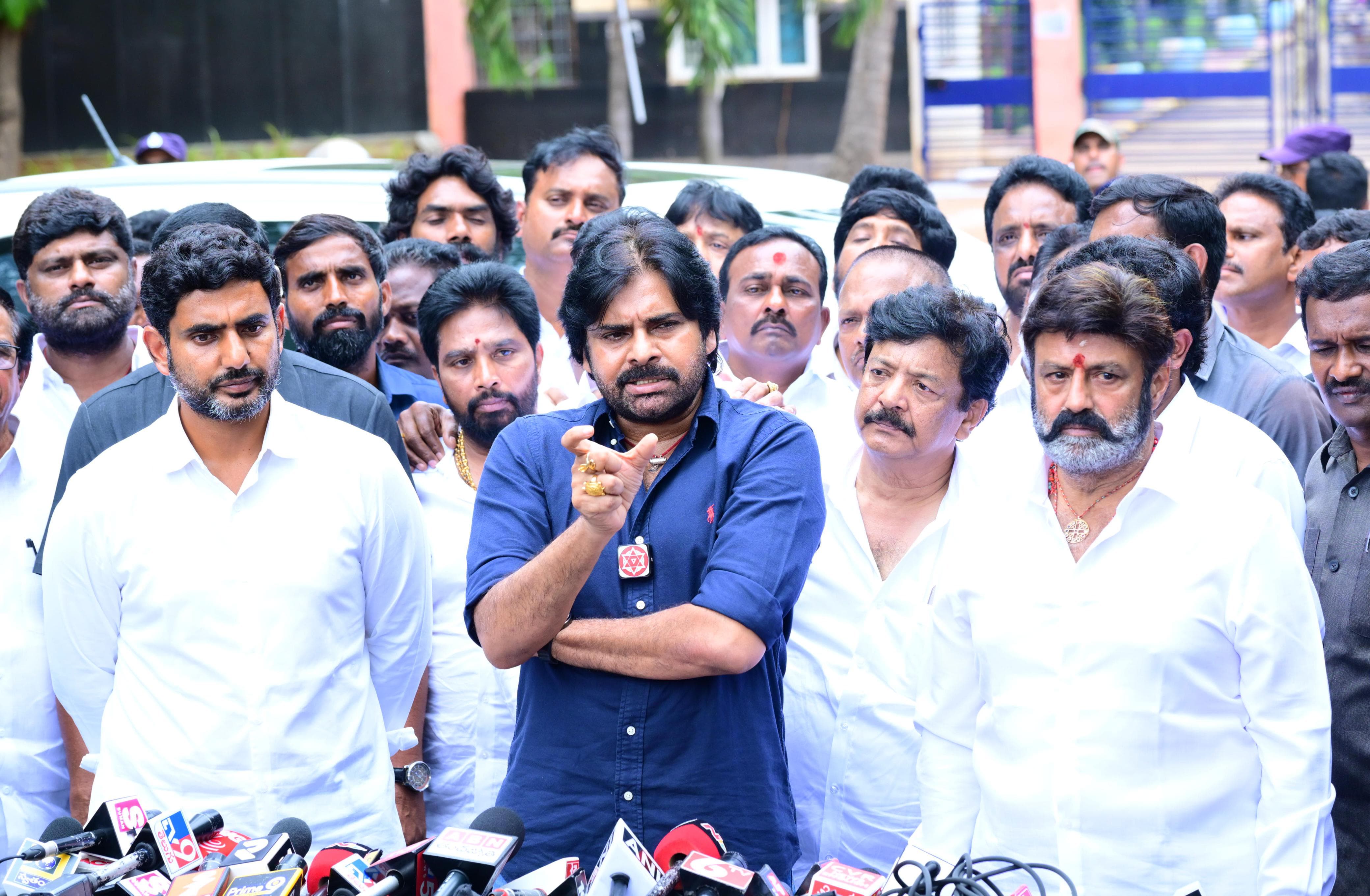 చంద్రబాబుకు సంఘీభావం ప్రకటించేందుకే తాను ములాఖత్ కు వచ్చానన్నారు.