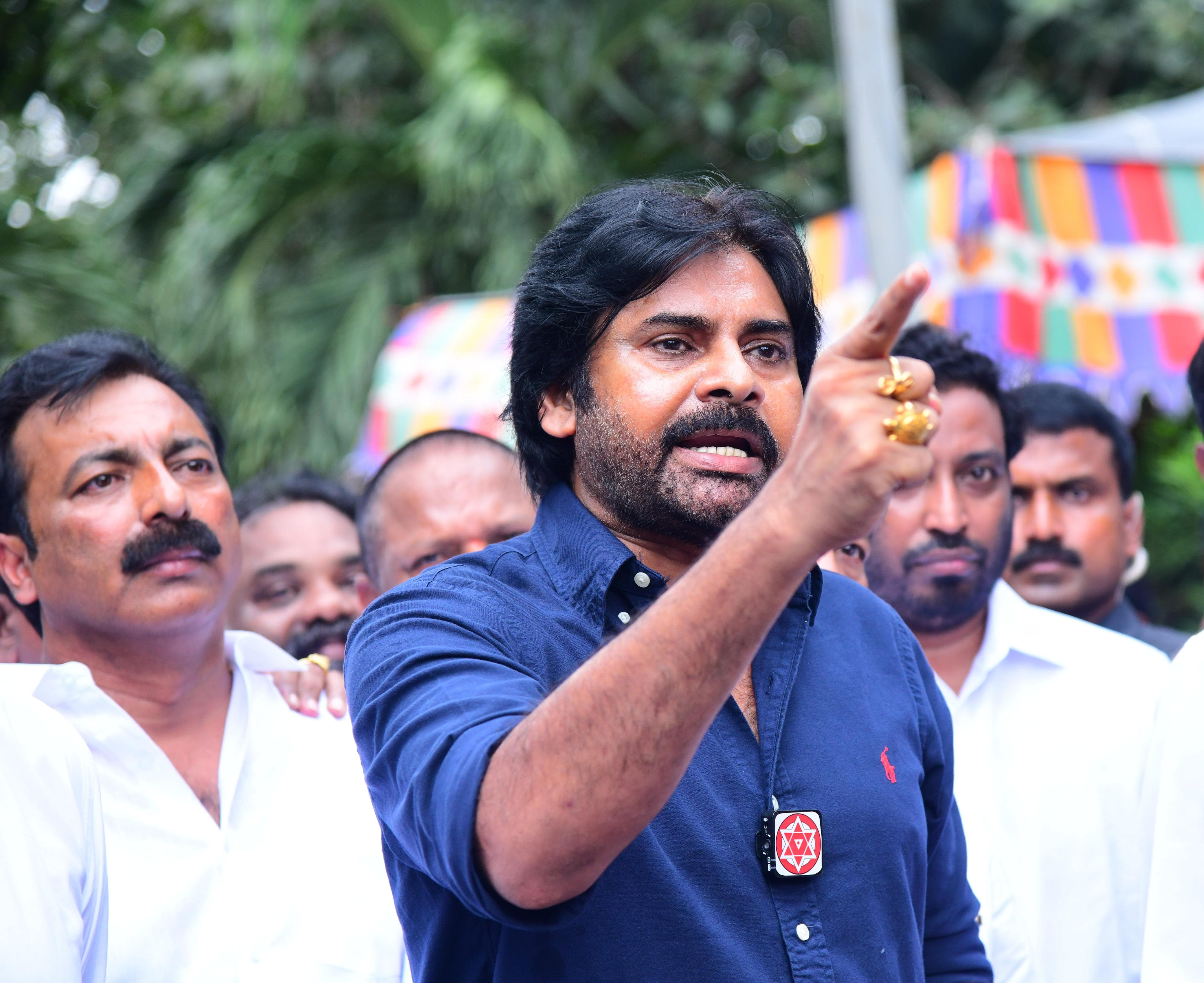 వచ్చే ఎన్నికల్లో టీడీపీ - జనసేన కలిసి వెళ్తాయని, అందుకు ఈరోజే తాను నిర్ణయం తీసుకున్నానని పవన్ కళ్యాణ్ ప్రకటన. 