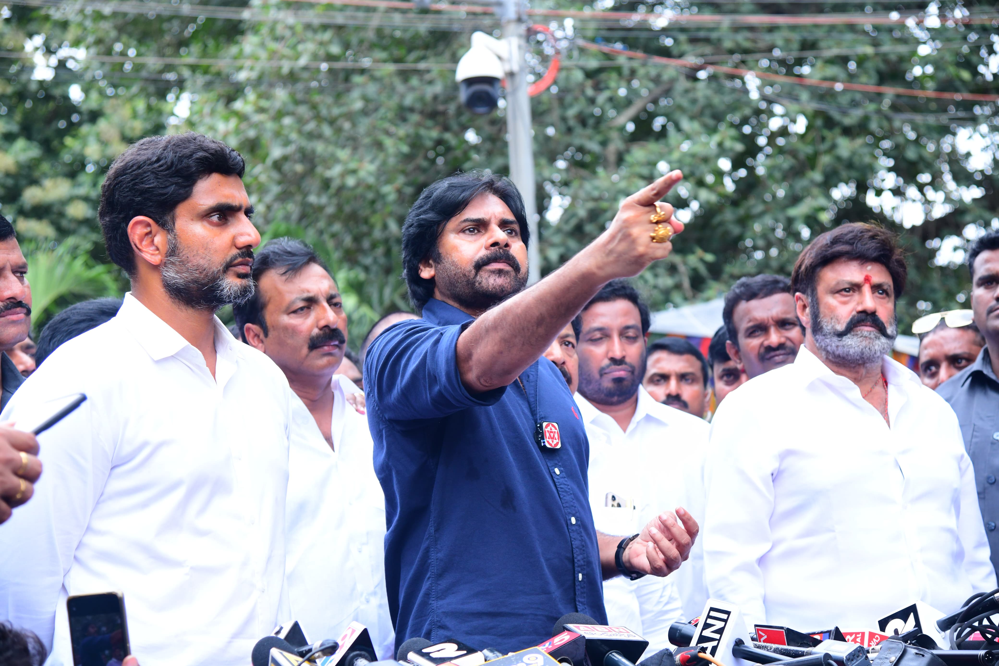  లక్షల కోట్ల సంపద సృష్టించిన చంద్రబాబు గారిపై రూ.317 కోట్ల స్కాం అంటూ అభియోగం మోపడం బాధాకరం. 