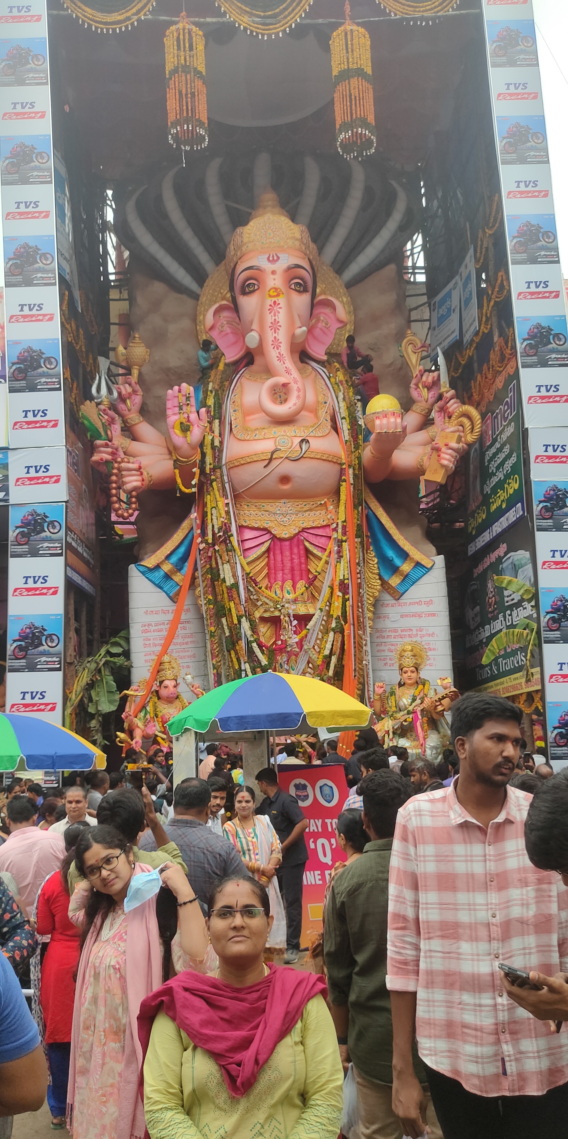 తొమ్మిది రోజులు పూజలందుకోనున్న గణపయ్య