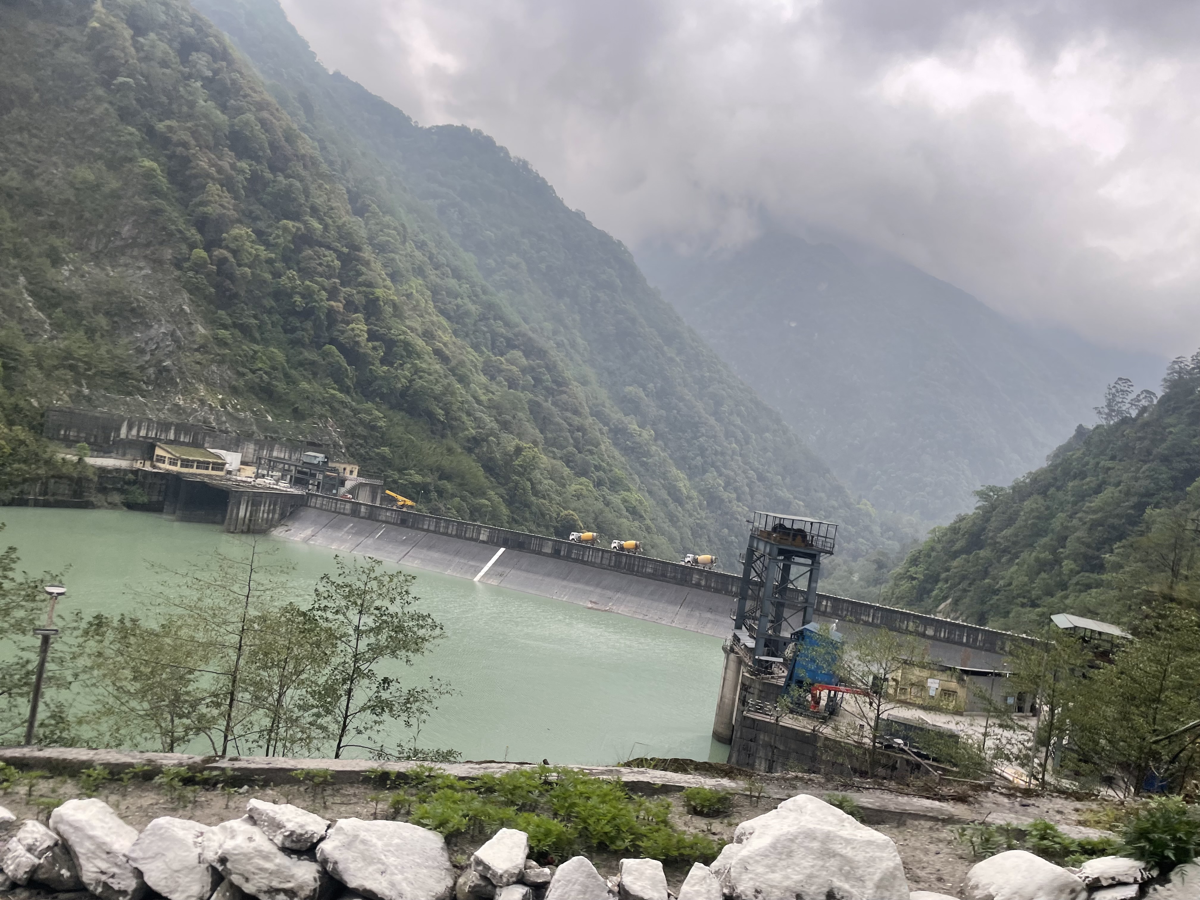 దెబ్బ తినక ముందు చుంగ్తాంగ్‌ డ్యామ్ 