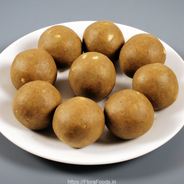 Hesarittina Undi (Green Gram Flour/Moong Atte Ka Laddu)