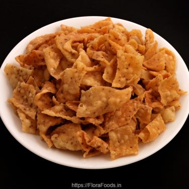 Salty Shankarpole/Namkeen Shankarpali/Shakkarpara