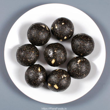 Kari Yellu Undi (Black Til / Black Sesame Laddu)