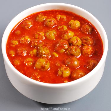 Garlic Kavalekai Uppinkai (Green Cranberry Pickle with Garlic)Hare Karonde ka Achar)