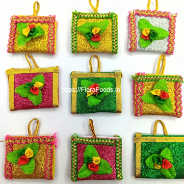 <b>GLITTERY BAG</b> of Arishina-Kunkuma Packet(Decorative)-Set of 25