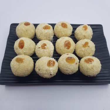 Rava Kobbari Undi/Semolina Coconut Laddu/Sooji Nariyal Laddu