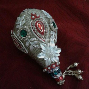 Kayi With White Flowers/Coconut With White Flowers
