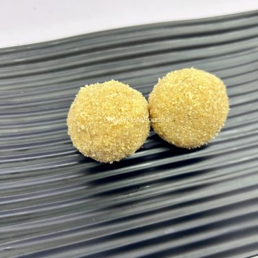 Taachani Besan Undi(Laddu)/(Rava Besan Laddu)