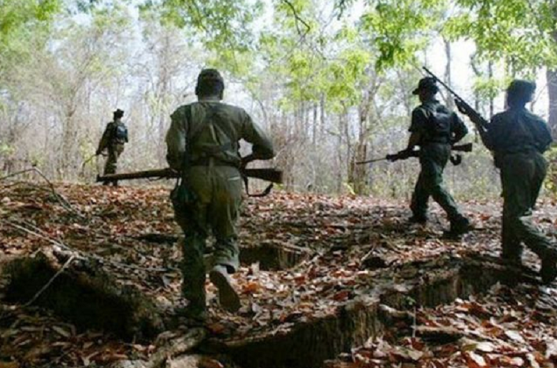 Encounter between jawans and Naxalites