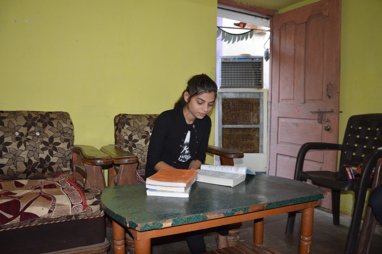 लक्ष्मी अग्रवाल, जिला टॉपर कवर्धा, अंक-469, सरस्वती शिशु मंदिर हायर सेंकेंडरी स्कूल कवर्धा