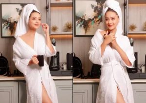 Shared pictures wearing a bathrobe on Instagram account