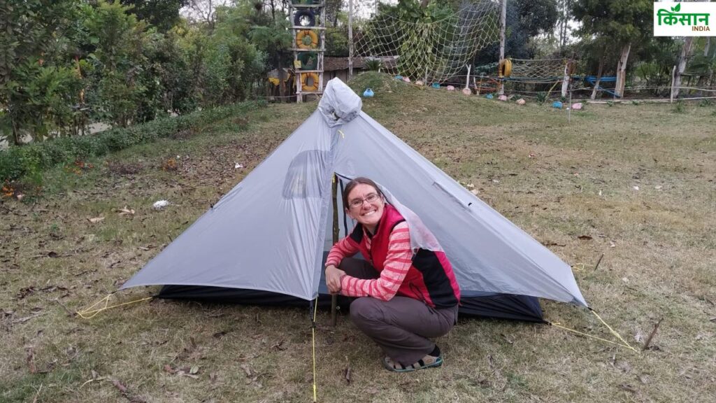 परंपरागत खेती को छोड़कर अपने खेत को ही एक खूबसूरत ईको टूरिज्म पार्क में बदल दिया है, जिसे विंटेज विलेज के नाम से जाना जा रहा है. यहां के देसी खाने, हरियाली और गांव की जीवनशैली के चलते सैलानियों को खूब आनंद आ रहा है